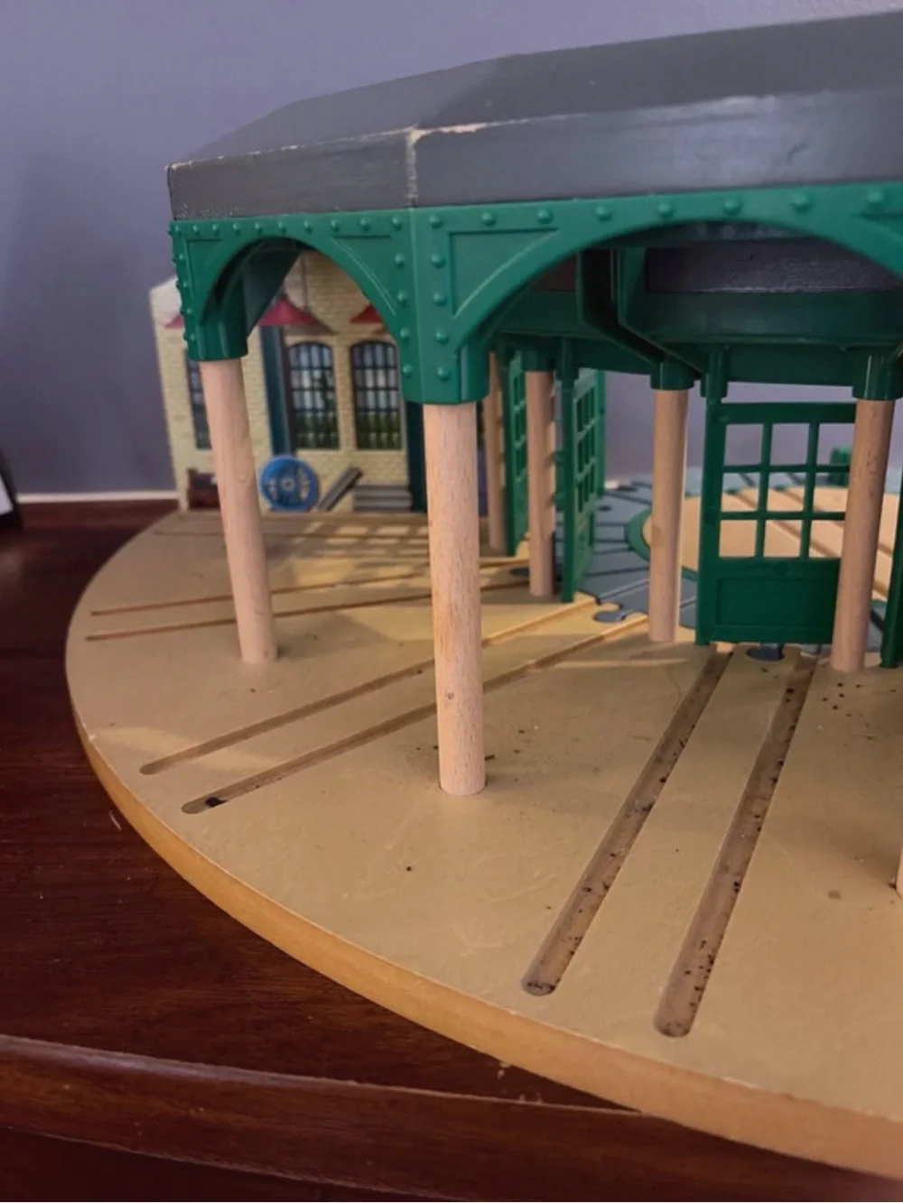 Fisher-Price Green and Beige Train Roundhouse Turntable Playset